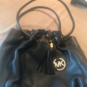 Black big mickael kors bag